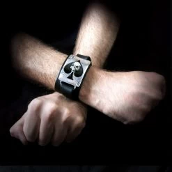 Bracelet 'Ace Of Dead' En Cuir Noir 9 Bracelet 'Ace Of Dead' En Cuir Noir -Magasin De Mode bracelet ace of dead en cuir noir 3
