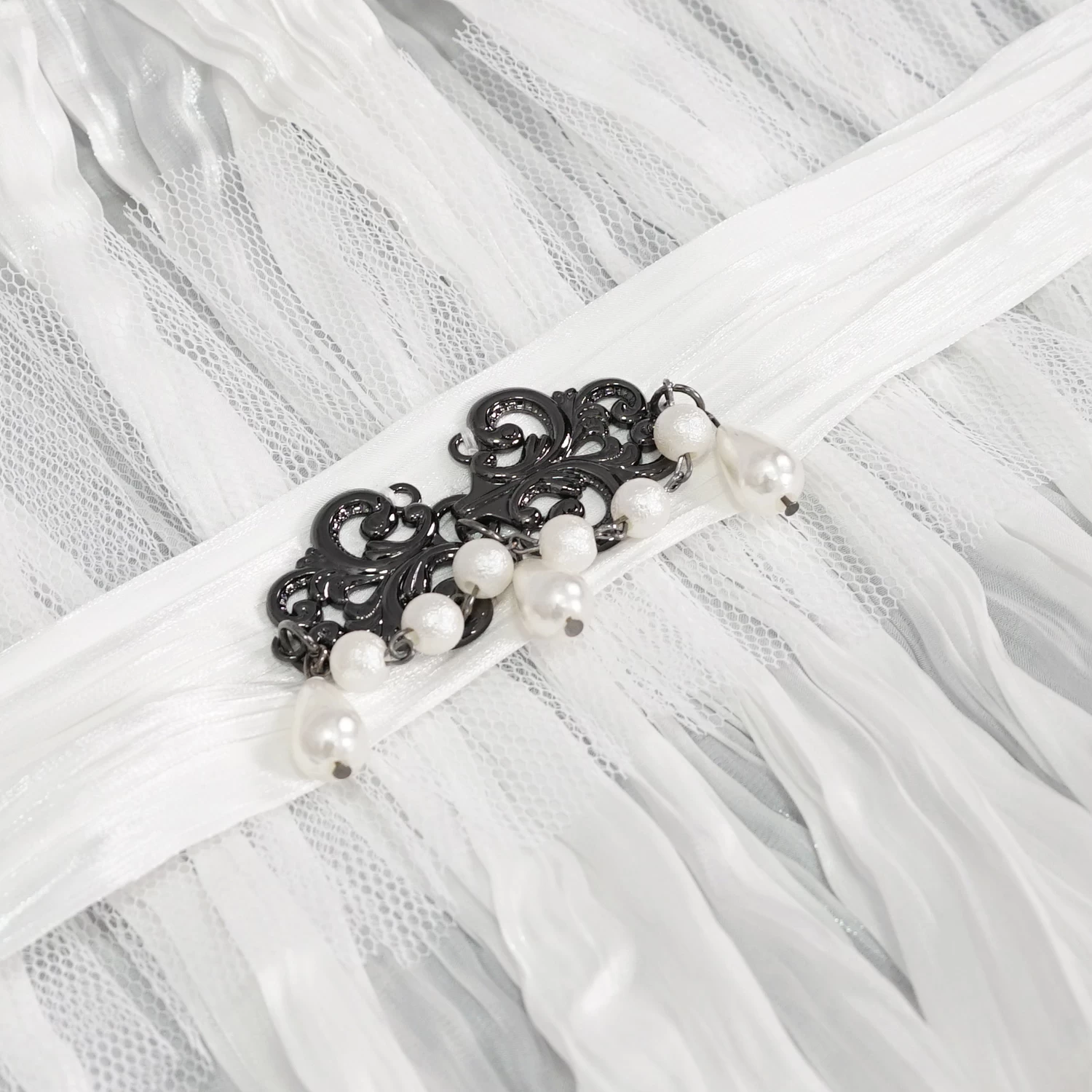 Col Montant Unisexe Plissé Blanc 11 Col Montant Unisexe Plissé Blanc – Image 9