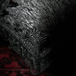 Coussin Décoratif 'Ribcage' Noir Et Rouge -Magasin De Mode coussin decoratif ribcage noir et rouge 8