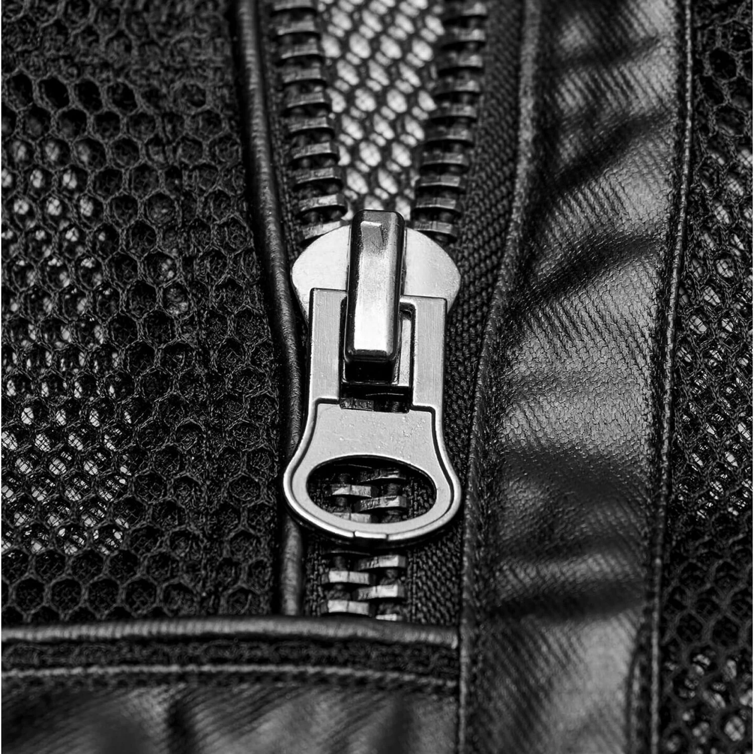 Gilet Gothique 'MeshMachine' Noir 12 Gilet Gothique 'MeshMachine' Noir – Image 10