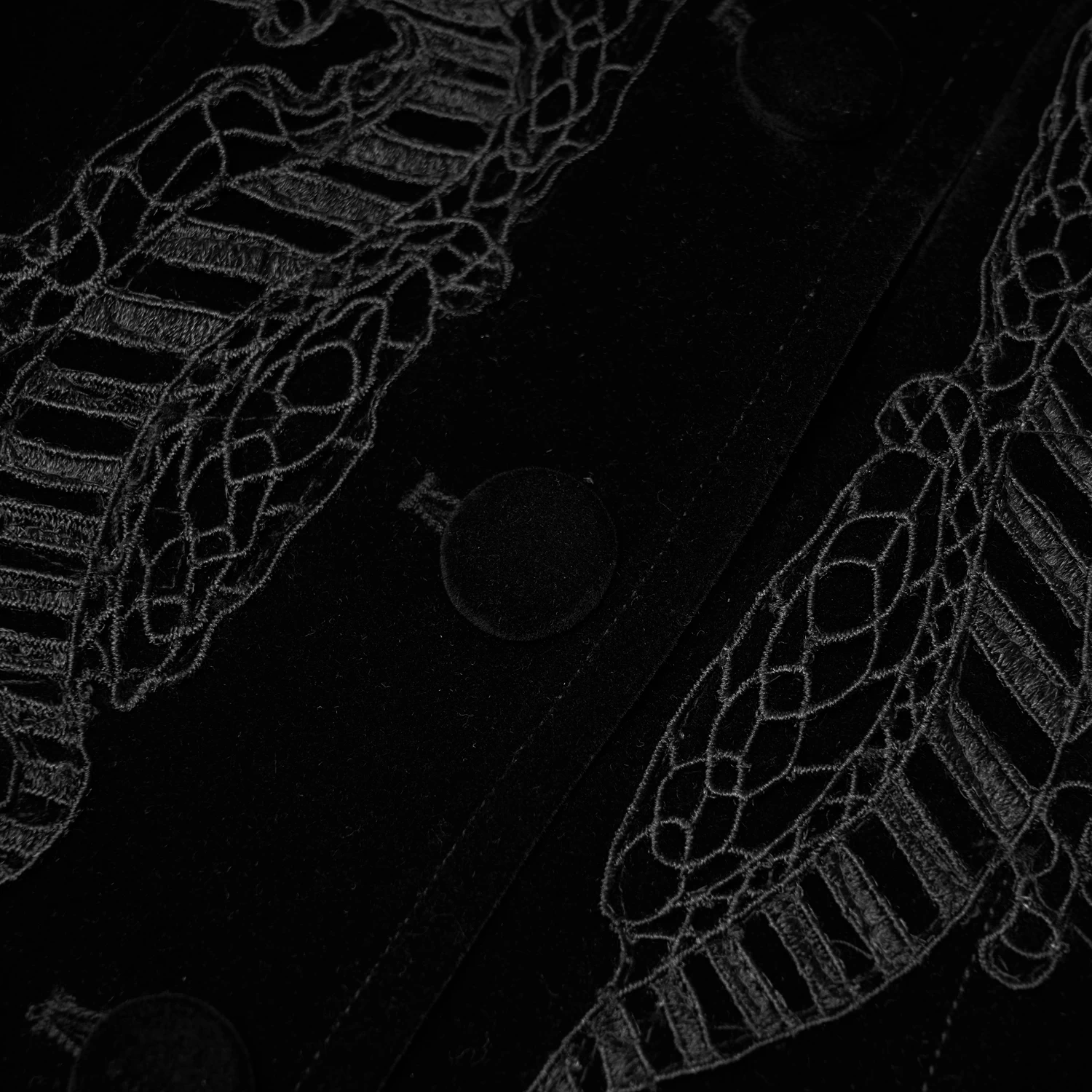 Manteau Mi-Long 'Dark Doll' En Velours Noir 16 Manteau Mi-Long 'Dark Doll' En Velours Noir â Image 14