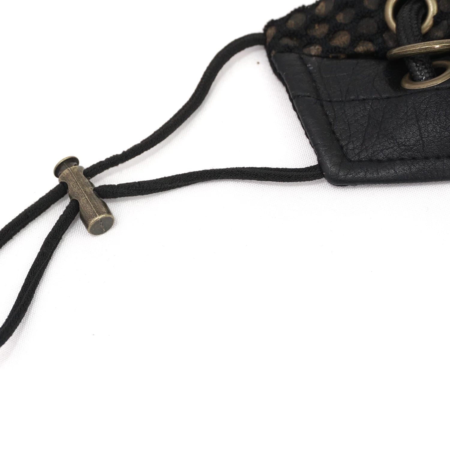 Masque 'Copper Crow' Noir Et Marron 11 Masque 'Copper Crow' Noir Et Marron – Image 9