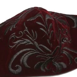 Masque 'Hamlet' En Velours Bordeaux -Magasin De Mode masque hamlet en velours bordeaux 8