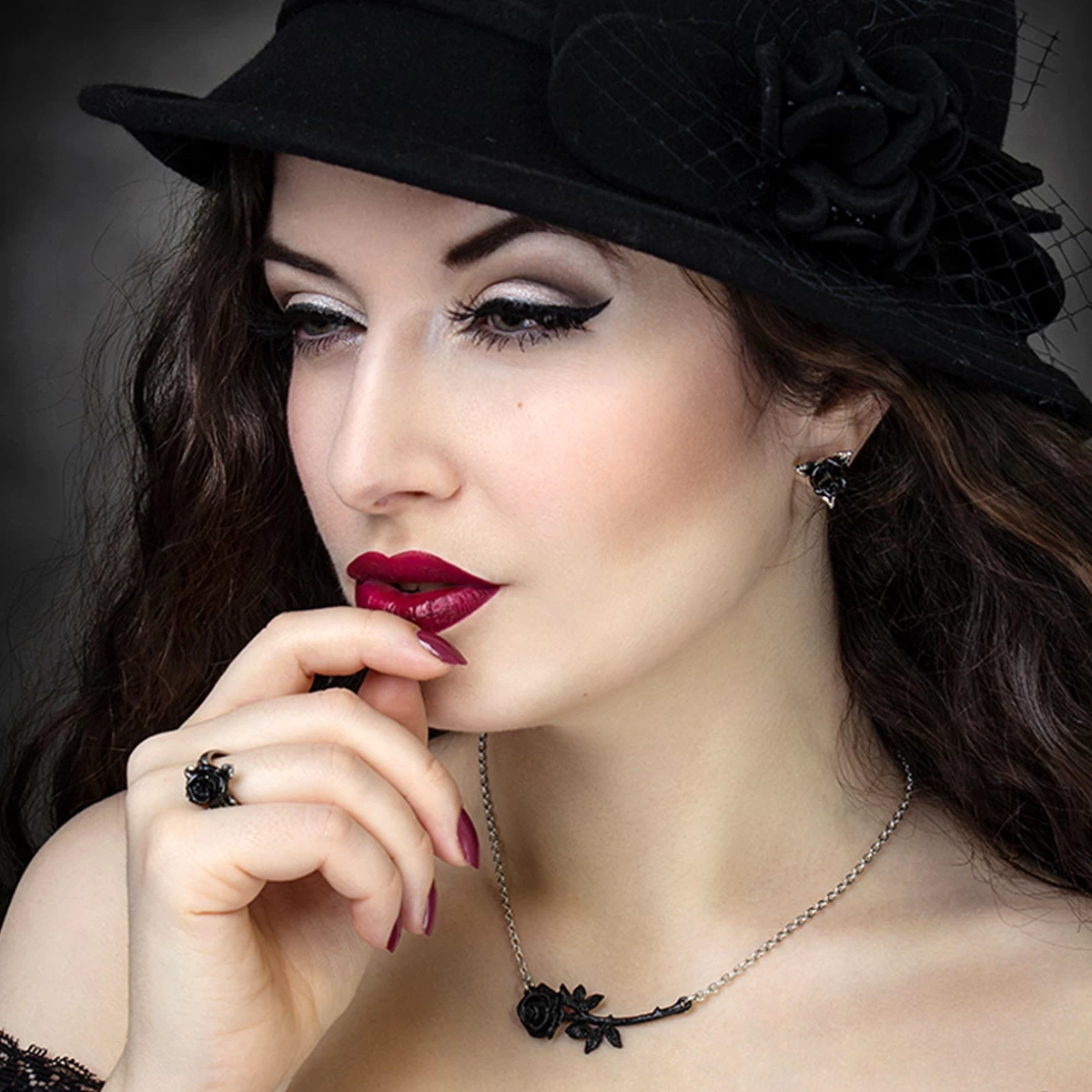 Pendentif 'Black Rose Enigma' 4 Pendentif 'Black Rose Enigma' – Image 2