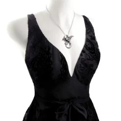 Pendentif 'The Whitby Wyrm' -Magasin De Mode pendentif the whitby wyrm 1 2