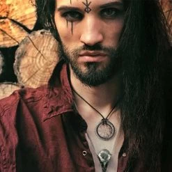 Pendentif 'Volvan Ravenskull' -Magasin De Mode pendentif volvan ravenskull 3