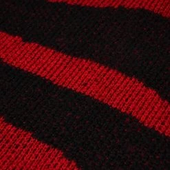 Pull 'Dark Doll' à Rayures Rouges Et Noires -Magasin De Mode pull dark doll a rayures rouges et noires 16