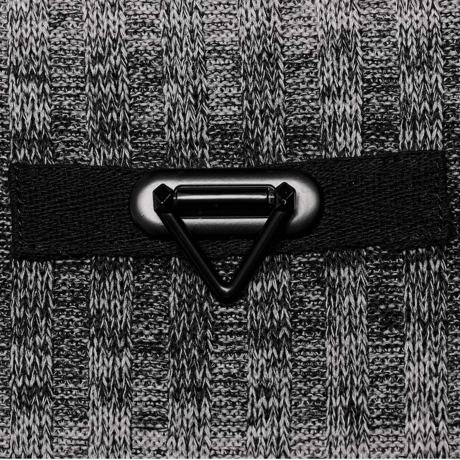 Pull 'Pagan' Rayé Gris Et Noir 12 Pull 'Pagan' Rayé Gris Et Noir – Image 10