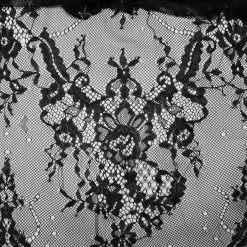 Robe Asymétrique 'Fael' En Dentelle Et Jacquard Noirs -Magasin De Mode robe asymetrique fael en dentelle et jacquard noirs 17