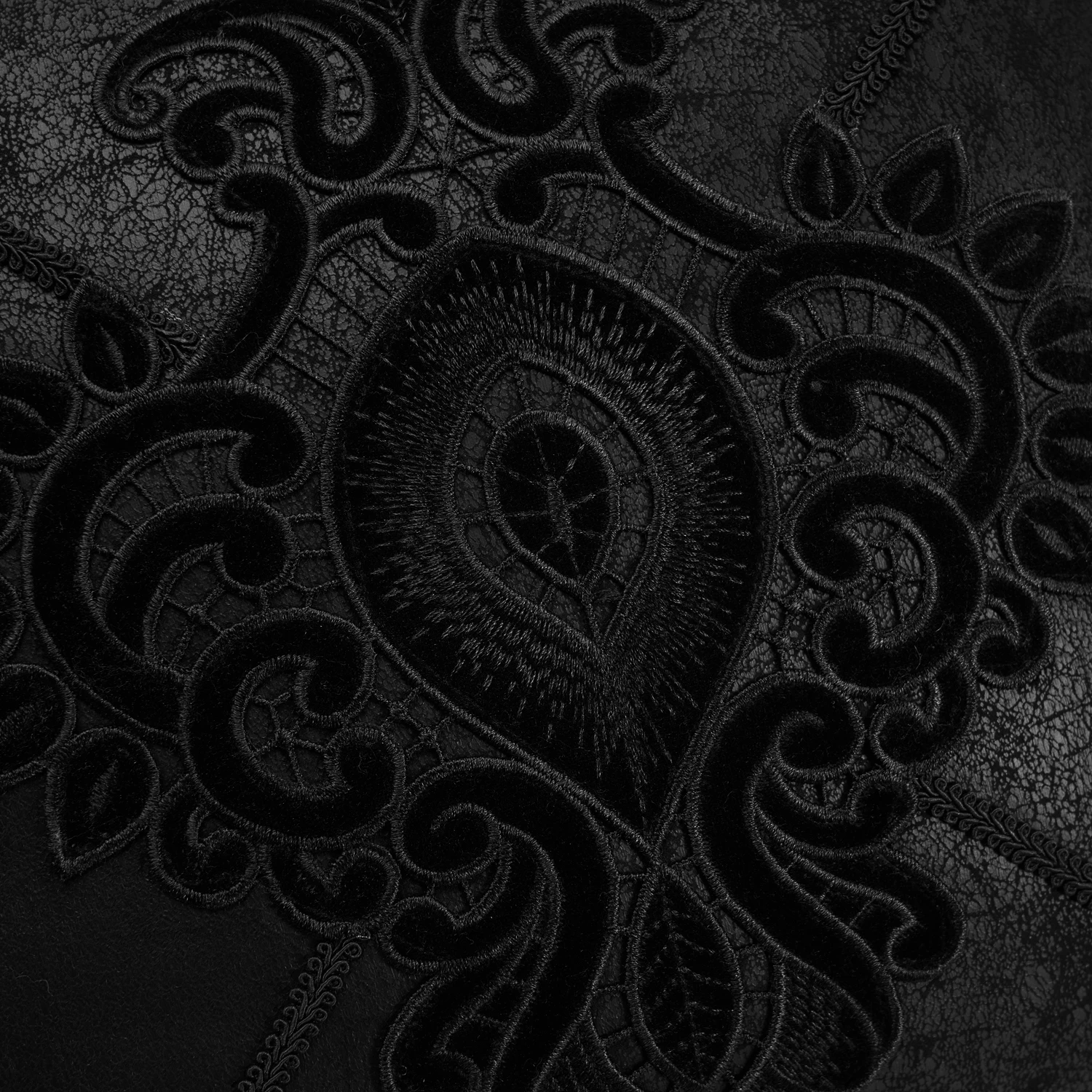 Taie D'Oreiller Décorative 'Gothic Cozy' Noire 6 Taie D'Oreiller Décorative 'Gothic Cozy' Noire – Image 4