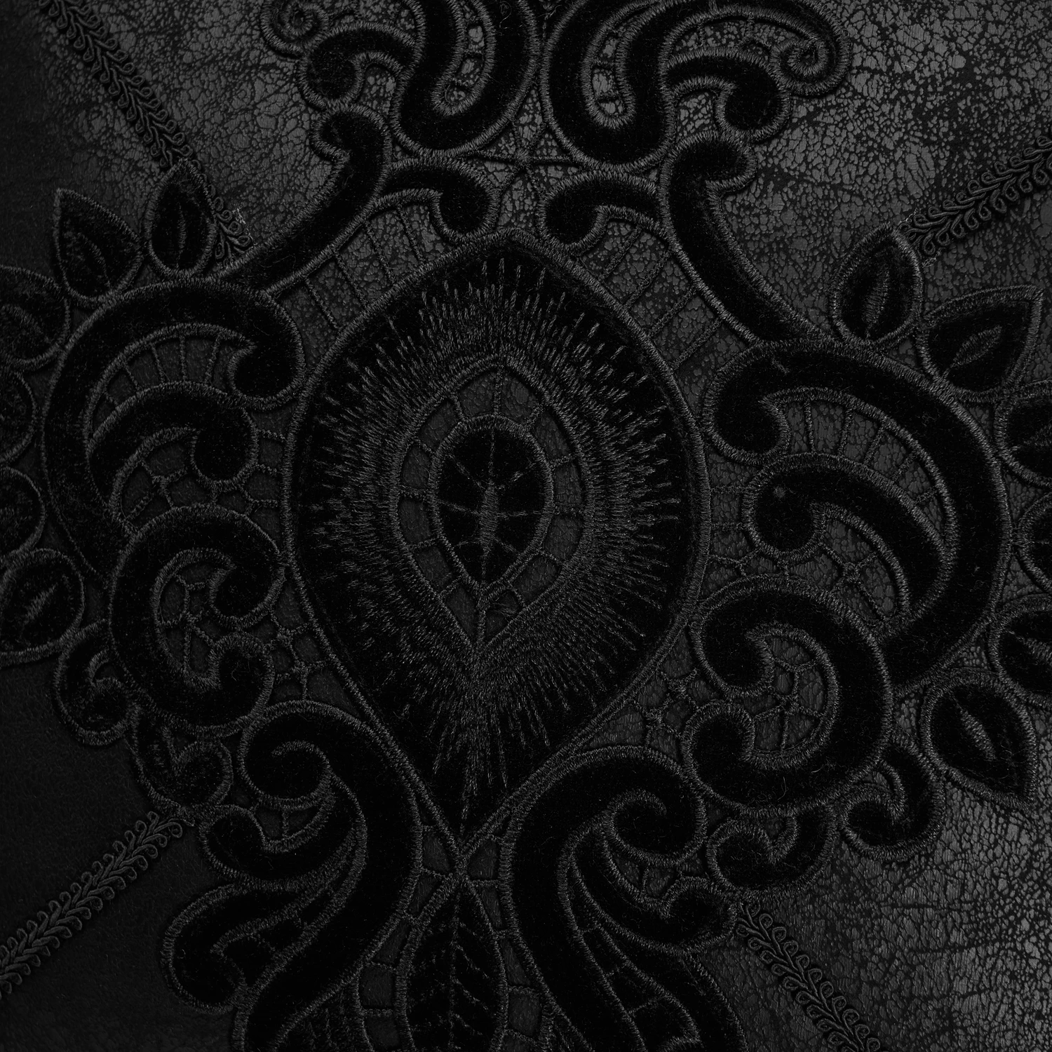 Taie D'Oreiller Décorative 'Gothic Cozy' Noire 8 Taie D'Oreiller Décorative 'Gothic Cozy' Noire – Image 6