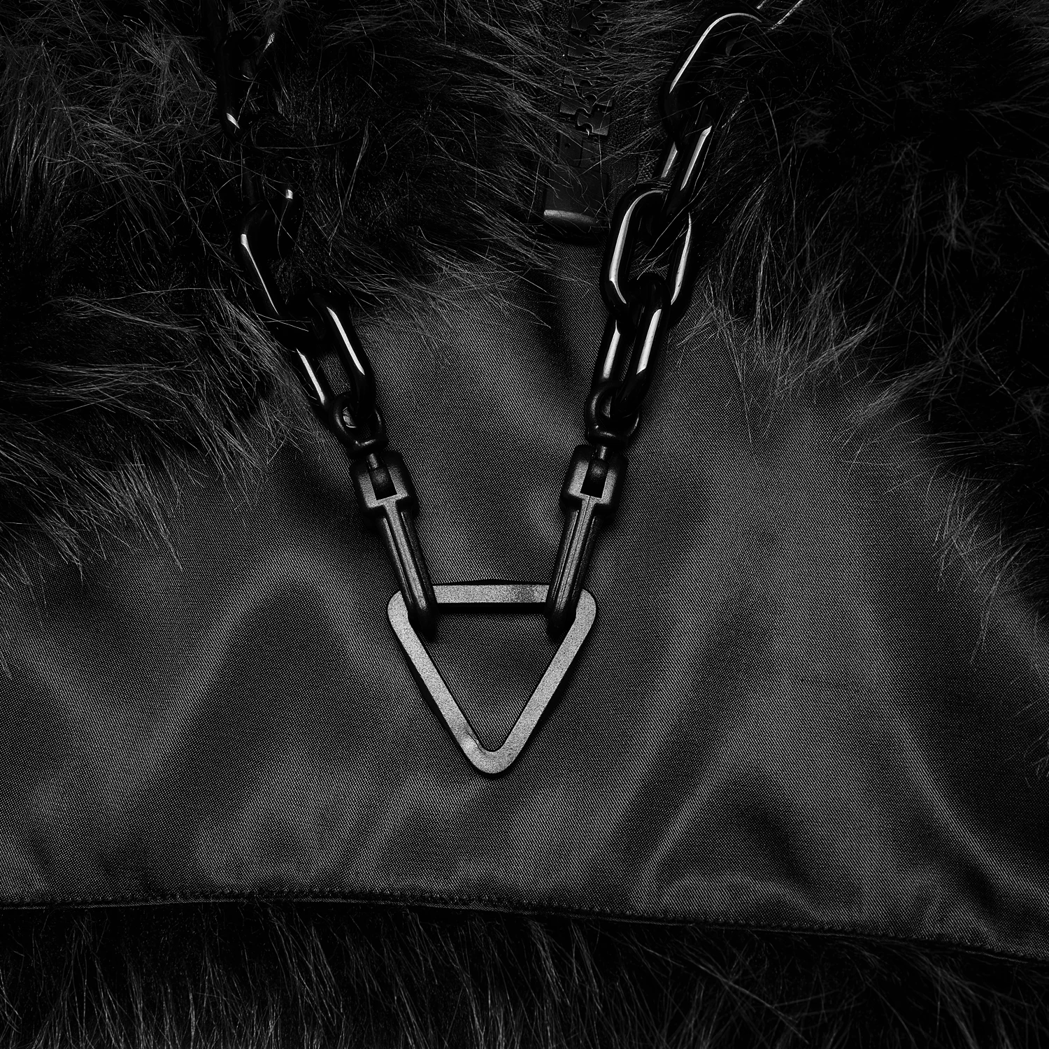 Veste 'Cassiopee' En Fausse Fourrure Noire 14 Veste 'Cassiopee' En Fausse Fourrure Noire – Image 12